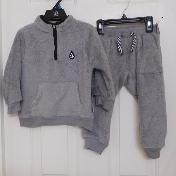 NWT 2pc Volcom Gray Fuzzy 1/4 Zip Pullover & Pants Set sz 24 Months - Picture 1 of 2